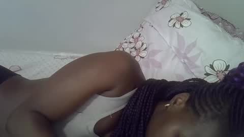 Snapshot of hot_petra2 chatting on 05.13.26 Daddys doll online show from 05.13.26