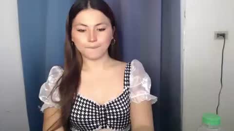 Snapshot of hot_precious_nikki chatting on 03.19.26 Nikki online show from 03.19.26