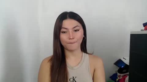 Snapshot of hot_precious_nikki chatting on 04.11.26 Nikki online show from 04.11.26