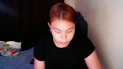 Snapshot of hot_selenaxx chatting on 10.13.25 Selena online show from 10.13.25