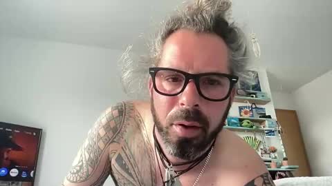 letmedoo2 online show from 02.25.25