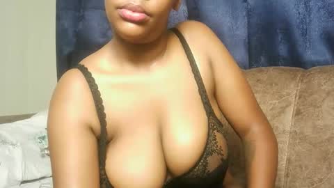 Snapshot of hot_sexxxy_bitch chatting on 05.25.26 Amanda online show from 05.25.26