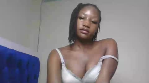 Snapshot of hot_sexxxy_girl chatting on 06.20.26 Milly online show from 06.20.26