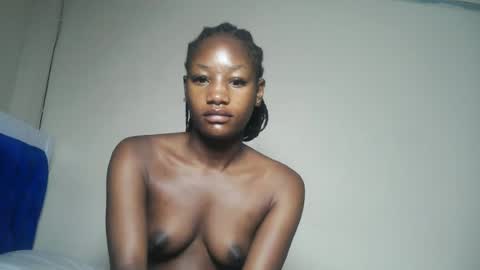 Snapshot of hot_sexxxy_girl chatting on 07.12.26 Milly online show from 07.12.26