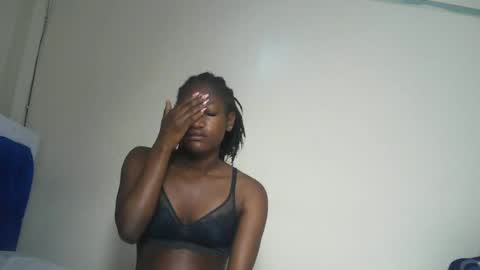 Snapshot of hot_sexxxy_girl chatting on 07.13.26 Milly online show from 07.13.26