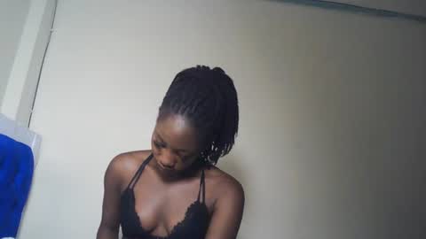Snapshot of hot_sexxxy_girl chatting on 07.18.26 Milly online show from 07.18.26