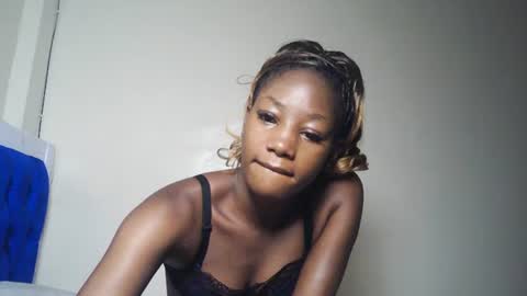 Snapshot of hot_sexxxy_girl chatting on 07.21.26 Milly online show from 07.21.26