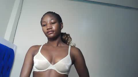 Snapshot of hot_sexxxy_girl chatting on 07.30.26 Milly online show from 07.30.26
