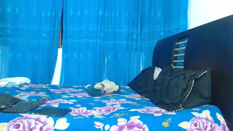 Hot Sharks   online show from 10.08.25