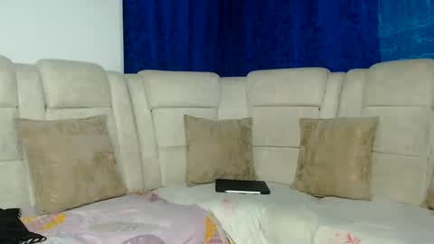Hot Sharks   online show from 07.22.26