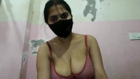 Snapshot of hot_sona chatting on 05.18.26 sona online show from 05.18.26
