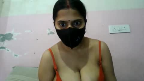 Snapshot of hot_sona chatting on 05.27.26 sona online show from 05.27.26