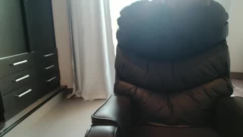 Snapshot of hot_wiffe chatting on 02.27.25 couple without tabus online show from 02.27.25