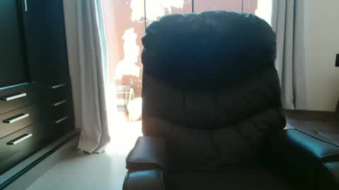 Snapshot of hot_wiffe chatting on 03.06.25 couple without tabus online show from 03.06.25