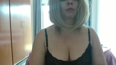 Snapshot of hot_wiffe chatting on 09.28.25 couple without tabus online show from 09.28.25
