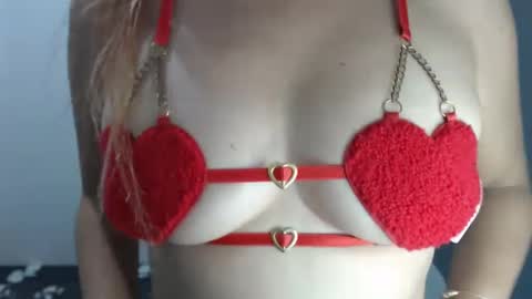 hotasian_pinky online show from 03.09.25