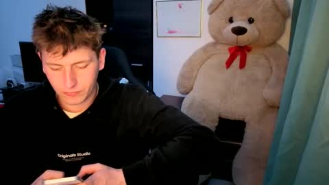 Snapshot of hotboyshorny chatting on 04.27.26 Hotboyshorny online show from 04.27.26