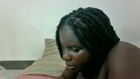 Snapshot of hotebbbyy chatting on 09.25.25 EBBY online show from 09.25.25