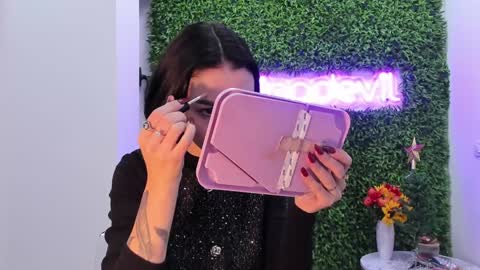 hotfallingdevil online show from 12.01.25