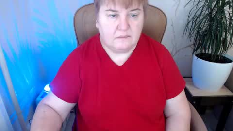 Snapshot of hotfiremommy chatting on 01.14.25 LimonkaFire online show from 01.14.25
