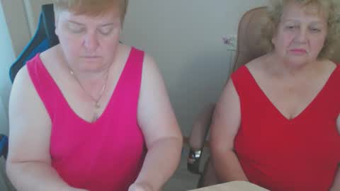 Snapshot of hotfiremommy chatting on 09.08.25 LimonkaFire online show from 09.08.25