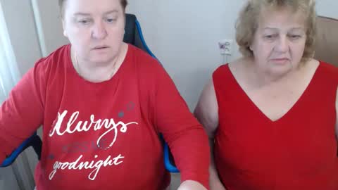 Snapshot of hotfiremommy chatting on 10.03.25 LimonkaFire online show from 10.03.25