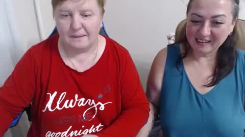 Snapshot of hotfiremommy chatting on 10.08.25 LimonkaFire online show from 10.08.25