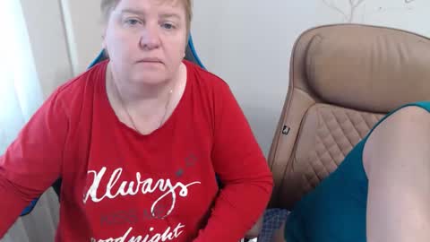Snapshot of hotfiremommy chatting on 10.09.25 LimonkaFire online show from 10.09.25