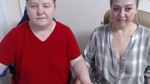Snapshot of hotfiremommy chatting on 10.09.25 LimonkaFire online show from 10.09.25