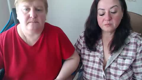 Snapshot of hotfiremommy chatting on 10.11.25 LimonkaFire online show from 10.11.25