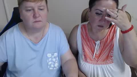 Snapshot of hotfiremommy chatting on 10.12.25 LimonkaFire online show from 10.12.25