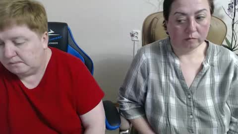 Snapshot of hotfiremommy chatting on 04.21.26 LimonkaFire online show from 04.21.26