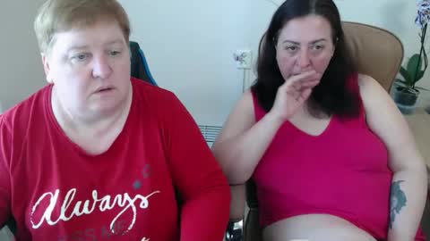 Snapshot of hotfiremommy chatting on 05.04.26 LimonkaFire online show from 05.04.26