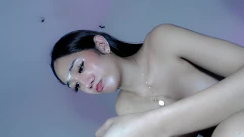 Snapshot of hotfuckingyumi chatting on 01.07.25 Yumi online show from 01.07.25