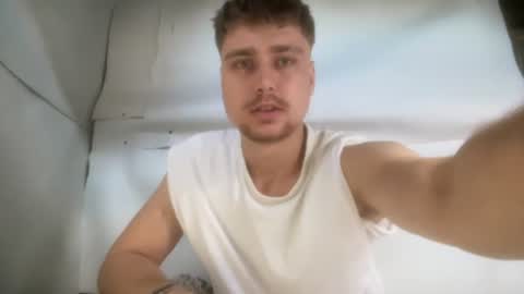 Snapshot of hotgentleman_3003 chatting on 07.28.26 William online show from 07.28.26