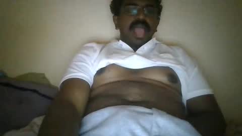 hotgluteus4321 online show from 11.28.25