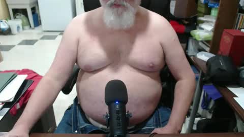 Snapshot of hotgrandpa594u chatting on 03.31.26 hotgrandpa594u online show from 03.31.26