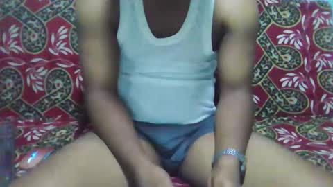 Snapshot of hotguyy001 chatting on 05.22.26 hotguyy001 online show from 05.22.26