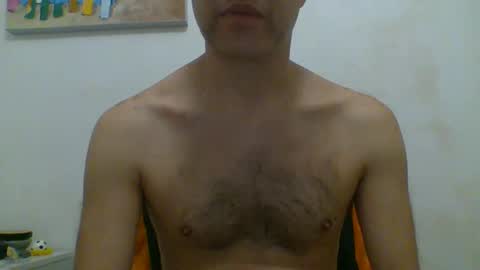 Snapshot of hotitan chatting on 10.02.25 hottitan twitter Marianoshcam online show from 10.02.25