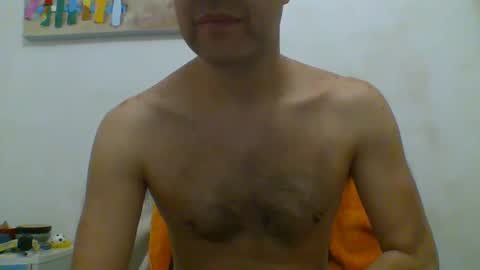 Snapshot of hotitan chatting on 10.04.25 hottitan twitter Marianoshcam online show from 10.04.25