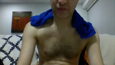 Snapshot of hotitan chatting on 10.12.25 hottitan twitter Marianoshcam online show from 10.12.25