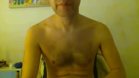 Snapshot of hotitan chatting on 10.15.25 hottitan twitter Marianoshcam online show from 10.15.25