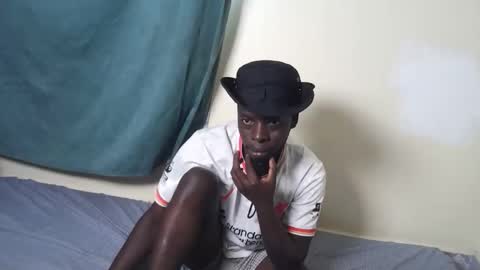 Snapshot of hotjune2t6 chatting on 04.20.26 malaika online show from 04.20.26