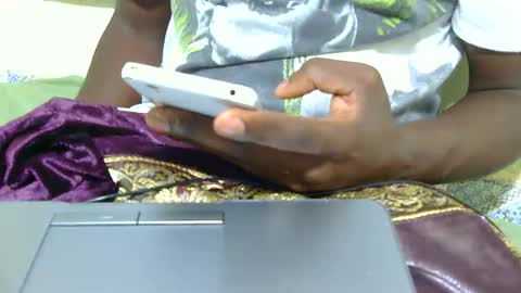 Snapshot of hotjune2t6 chatting on 04.30.26 malaika online show from 04.30.26