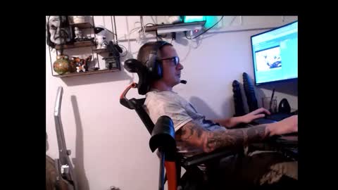 Snapshot of hotkinkytat chatting on 12.08.24 hotkinkytat online show from 12.08.24