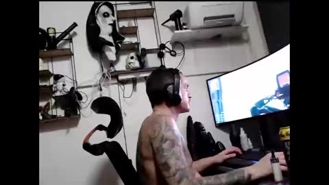 Snapshot of hotkinkytat chatting on 01.01.25 hotkinkytat online show from 01.01.25