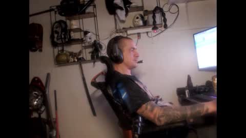 Snapshot of hotkinkytat chatting on 01.29.25 hotkinkytat online show from 01.29.25