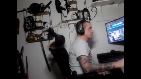 Snapshot of hotkinkytat chatting on 01.31.25 hotkinkytat online show from 01.31.25