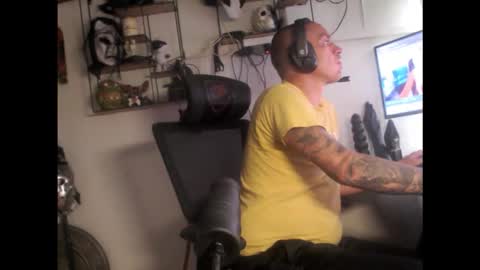 Snapshot of hotkinkytat chatting on 09.29.25 hotkinkytat online show from 09.29.25