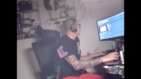 hotkinkytat online show from 12.14.25